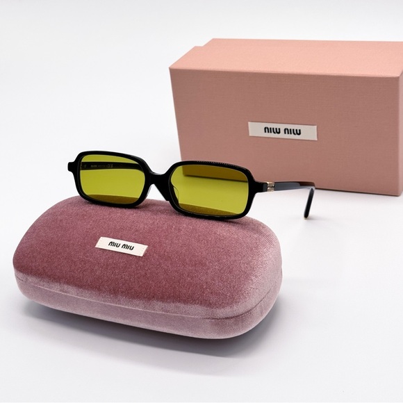 NEW MIU MIU MU11ZS 16K070 SQUARE MU11ZS WOMEN MU11ZS 16K07O BLACK SUNGLASSES - Picture 2 of 14